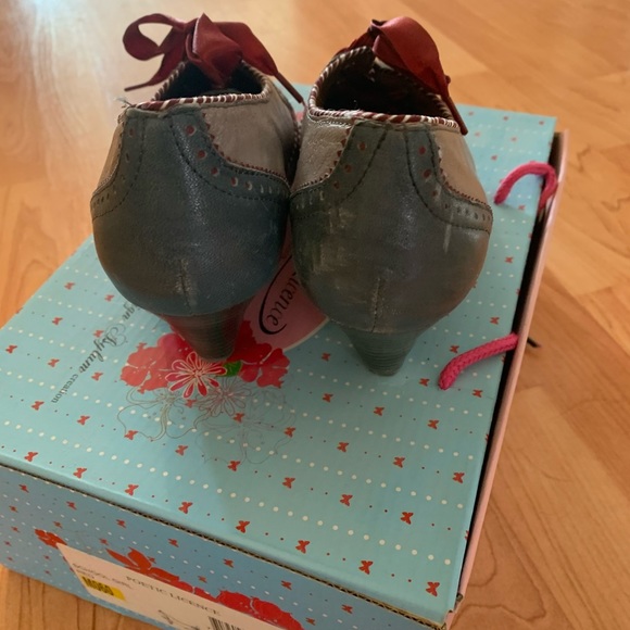 Poetic License Grey and Red Heels - Picture 2 of 5